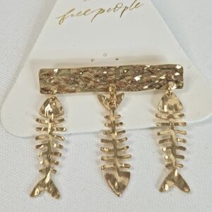 Free People Fish Outta Water Brooch Gold Tone Dangle Pin NWT 2.25"x2"